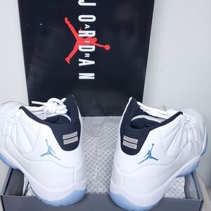 Jordan Retro Legend 11